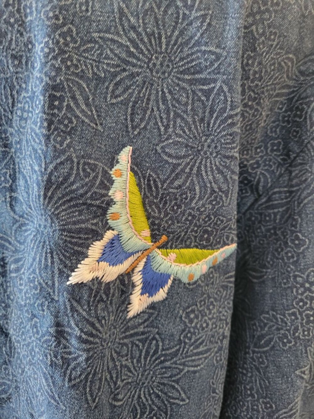 Susan Graver Western Blue Butterfly Embroidered Denim Long Sleeve Top Size 3X - Picture 8 of 12